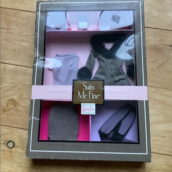 Barbie 1999 limited edition suits me fine clothes